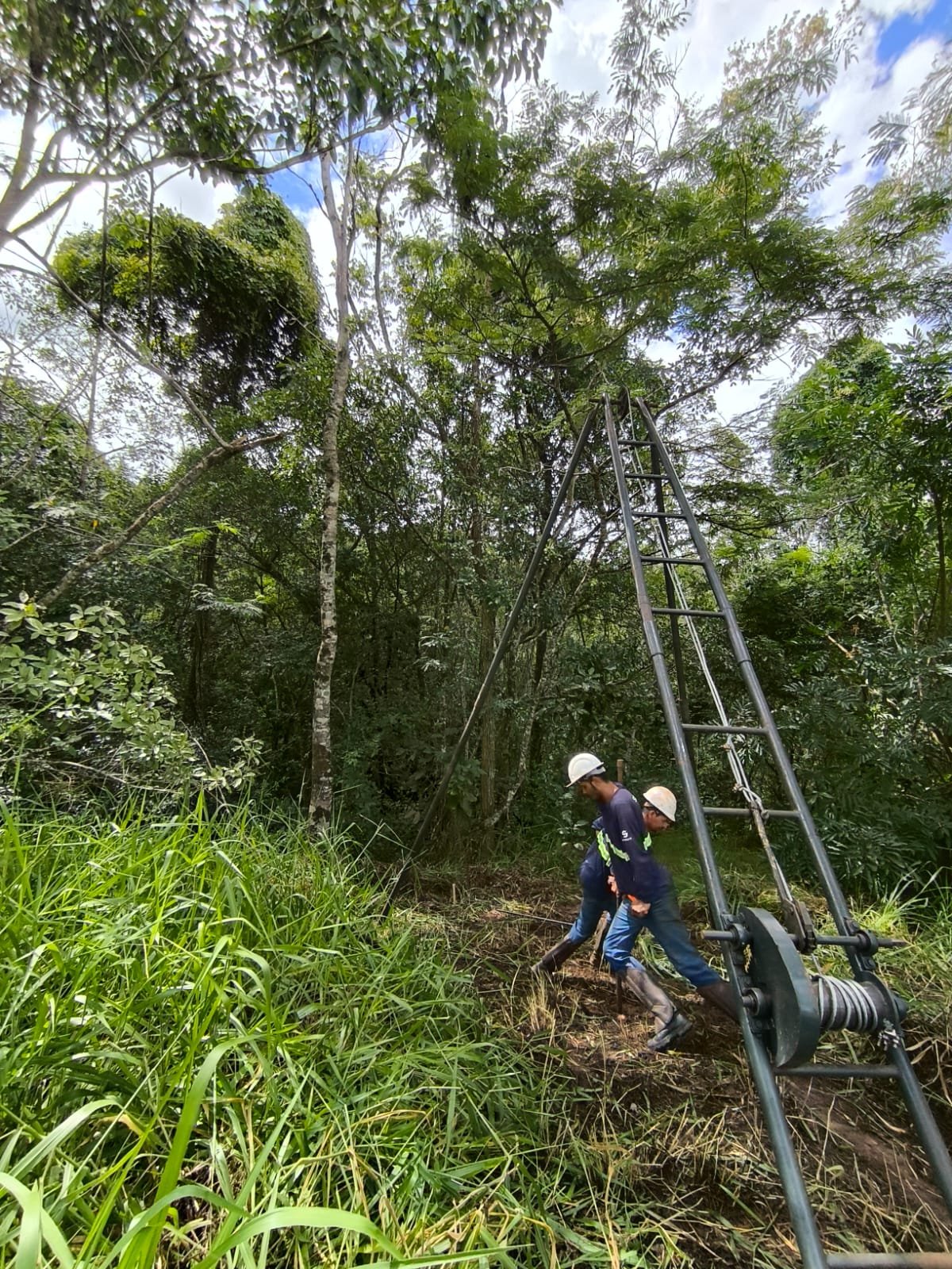 Equipe GeD Engenharia realizando Sondagem SPT